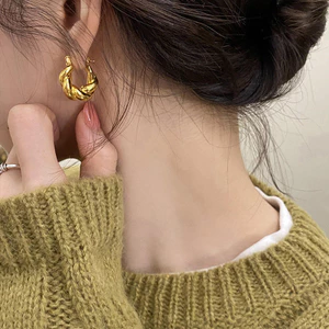 S925 Bạc Thời Trang Xoắn Chữ Thập Bông Tai Nữ Đơn Giản Độc Đáo
