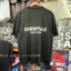 * * * Chất lượng cao * * Sản phẩm mới ESSENTIALS FEAR OF GOD Áo thun ngắn tay in chữ nổi