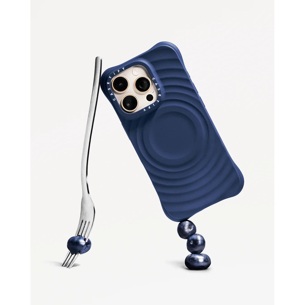 Ốp lưng Ripple - Navy Blue & Dark Cherry Bl Essentials của CASECASETM Ốp Hút Từ Tính Cho iPhone 16 / 15 / 14 Pro Max Cao Cấp Cảm Ứng Mềm Chống Trơn Trượt Silicon Bảo Vệ Thả Kết Cấu