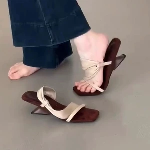 Phong cách Hàn Quốc Dép sandal nữ cao gót 4.5 phân quai ngang mẫu hot