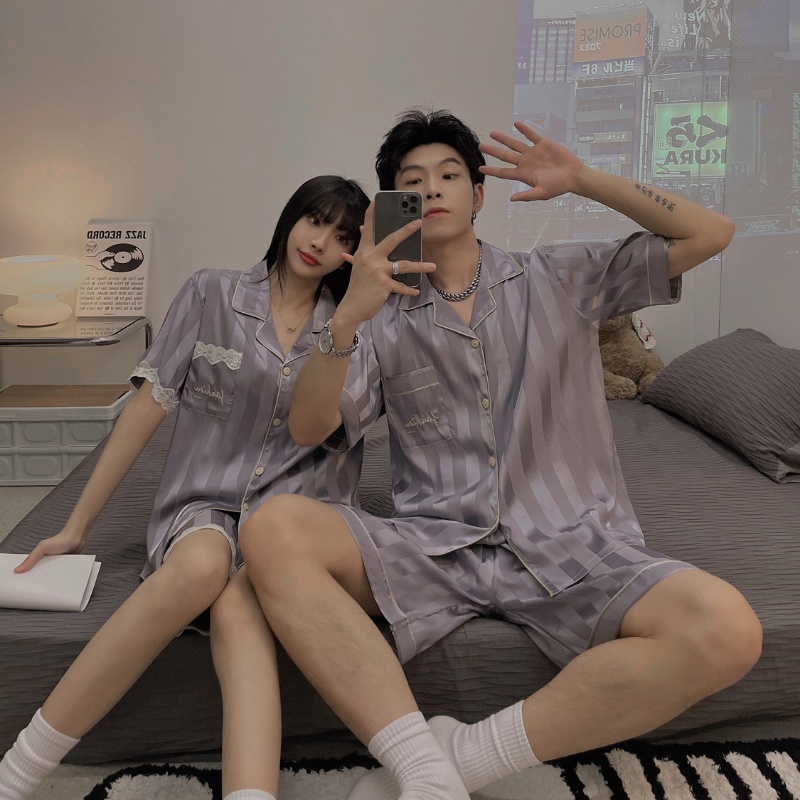 Bộ Đồ Ngủ Tay Ngắn Chất Lụa Lạnh Mỏng Họa Tiết Kẻ Sọc Dễ Thương Thời Trang Mùa Hè Cho Nam Và Nữ Lff0819