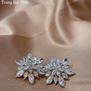 Bông tai đá sang chảnh