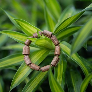 Vòng Trầm Tốc Kiến Núi Tiên Phước - Trầm Hương Tự Nhiên - Mùi thơm ngọt (Mua một, tặng một hộp nhung, dây dự phòng)