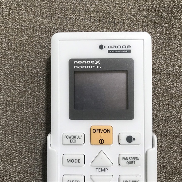 Điều khiển remote từ xa dùng cho điều hòa panasonic FAN SPEED quiet hình táo hàng chính hãng - tặng kèm pin