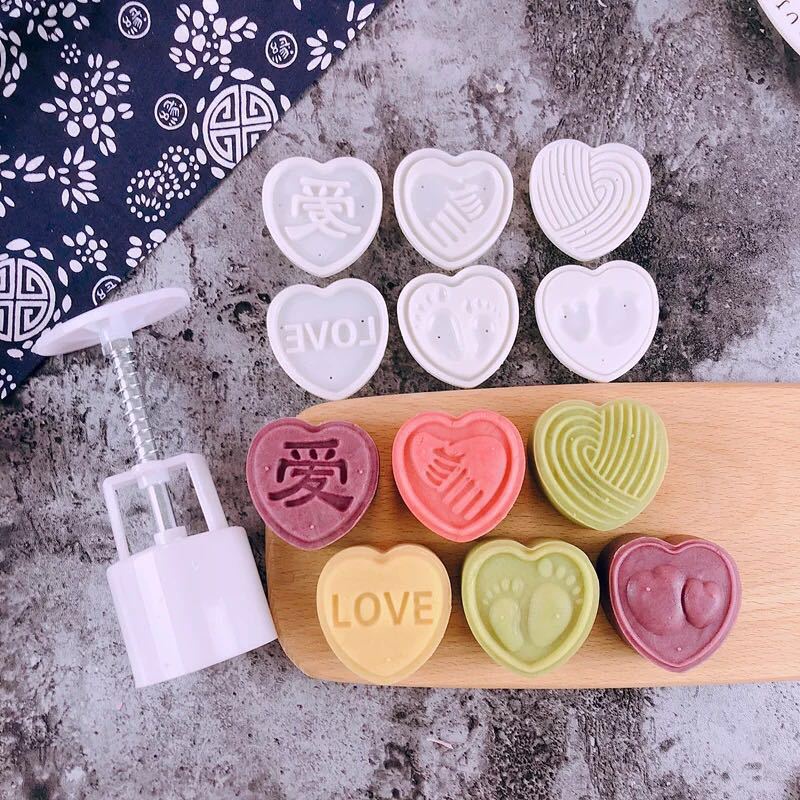 50g Khuôn Bánh Trung Thu Hình Trái Tim Hộ Gia Đình Áp Lực Tay Khuôn Bánh Trung Thu Bánh Đậu Xanh Bánh Cắt Bánh Quy Thực Phẩm Bổ Sung Bánh Ngọt Stencil DIY Dụng Cụ Bánh Trung Thu * -- *