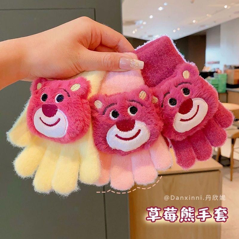 Găng Tay Giữ Ấm Mùa Đông Họa Tiết Gấu Dâu Tây Cho Bé Gái 2-8 Tuổi (   hot)