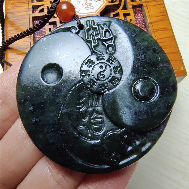 Mặt Dây Chuyền Đá Ngọc Bích Màu Xanh Lá Đậm Thương Hiệu tai chi