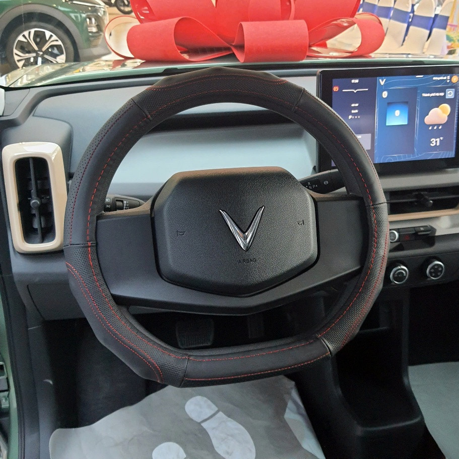 Bọc Vô Lăng DCUT xe điện VINFAST VF3, VF8 , VF9 , VF5 , VFe34, VF6, VF7, KIA Seltos, Sonet, Carens da thật bh 2 năm