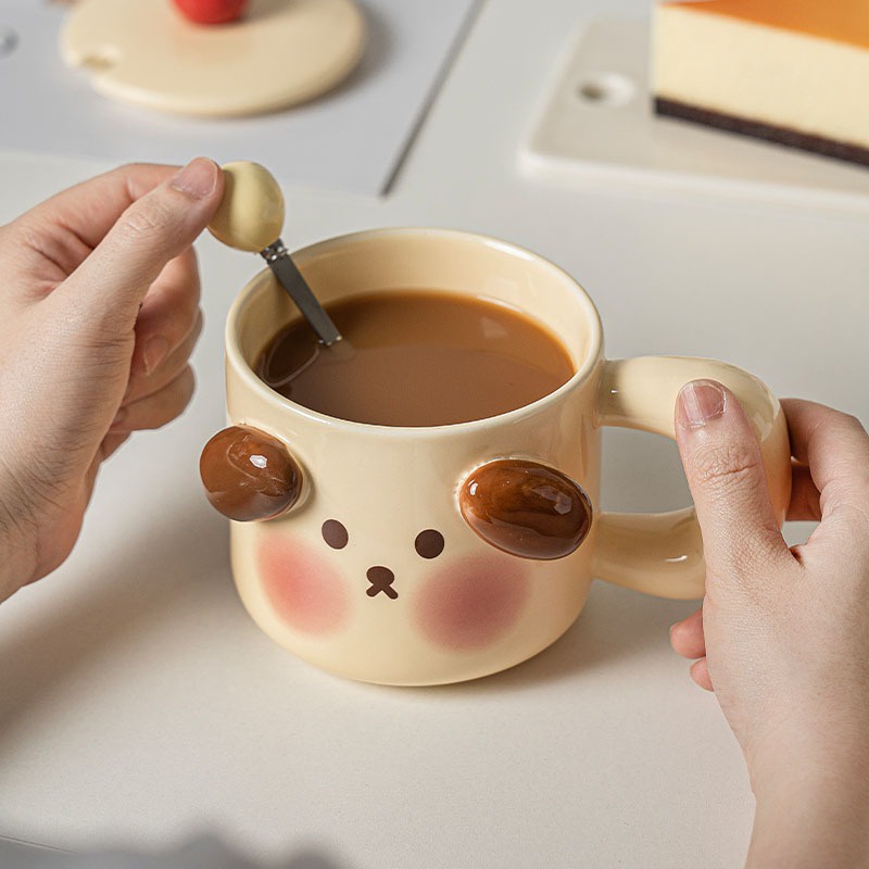 Cốc Sứ Uống Nước, Cà Phê Hình Chú Cún Đội Táo Và Heo Đội Đào Cute Dễ Thương Kèm Muỗng Và Nắp Đậy Dùng Làm Quà Tặng