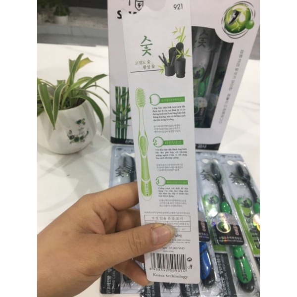 Hộp 30 cái Bàn Chải Đánh Răng Than Tre Hoạt Tính Bossi Hàn Quốc: GiaDungAnhThu