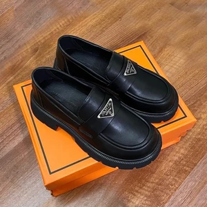 Giày lười nữ đế cao 4cm da mềm, moca nữ mũi tròn thời trang, giày loafer nữ quai ngang mác tam giác cực xinh