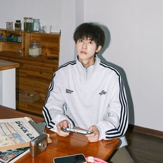 Áo nỉ nam Gksss, phong cách Harajuku Nhật Bản, thương hiệu hợp thời trang dáng rộng, áo nỉ sọc nửa-zip phong cách trung tính