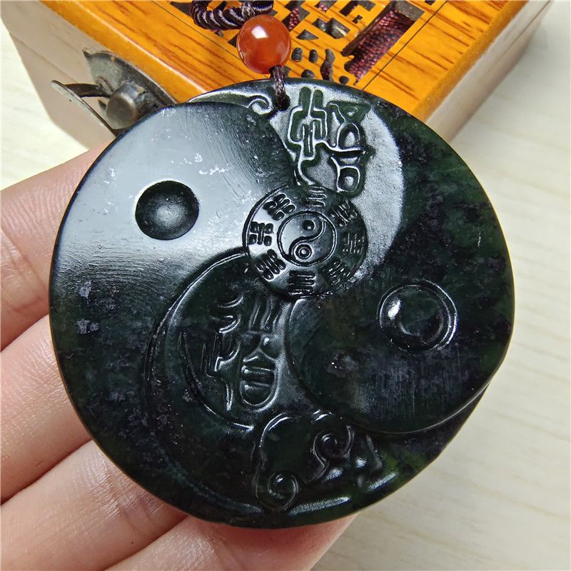 Mặt Dây Chuyền Đá Ngọc Bích Màu Xanh Lá Đậm Thương Hiệu tai chi