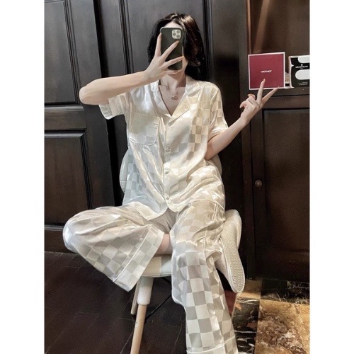 Bộ Đồ Ngủ Vải Lụa satin Mịn Cao Cấp Thiết Kế Thời Trang Cho Nữ