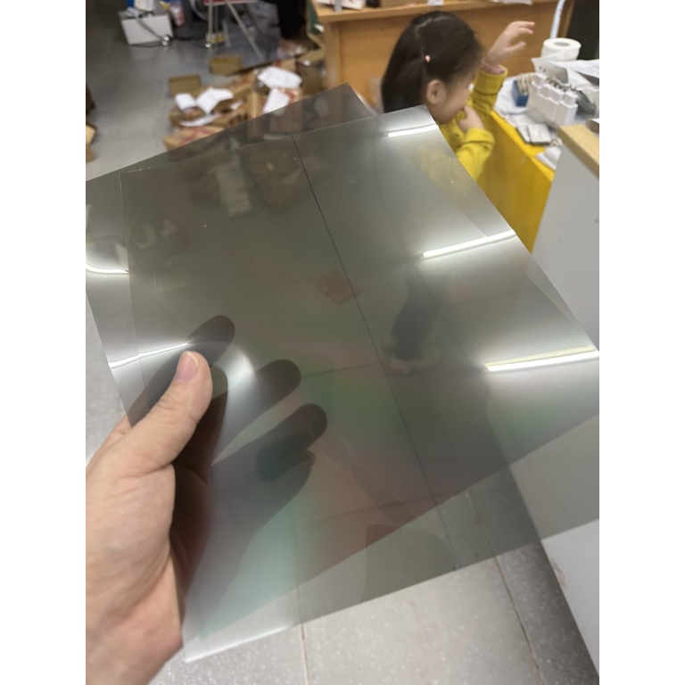 phim đa năng 12 inch lên màu dùng cho màn hình (lcd)như ;oppo,vivo,sam sung(cán thẳng ko cần đục lỗ