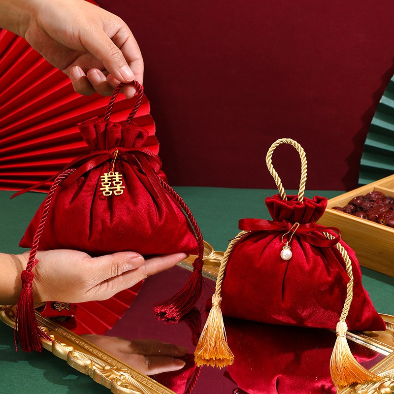 Túi Dây Rút Đựng Kẹo / Socola / Quà Cưới Đính Ngọc Trai Nhân Vật xi Sáng Tạo Màu Đỏ Sang Trọng