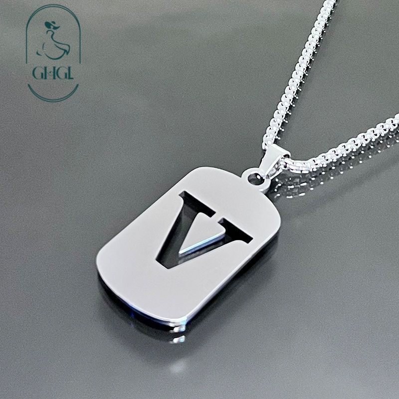 [Ghgl] Vòng cổ chữ cái tiếng Anh 26 ký tự Dây thép titan Nam Nữ Vòng cổ cặp đôi Phụ kiện quần áo Quà tặng cho bạn gái