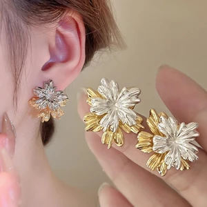 Bông Tai Hai Kiểu Dáng Thời Trang Cao Cấp Đính Hoa Phong Cách niche one