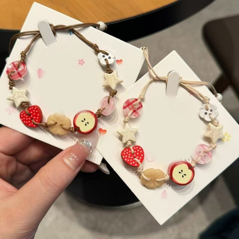 Vòng tay theo chủ đề quả táo trẻ trung MIS có chất liệu nhựa chắc chắn và dây màu thanh lịch độc đáo Sử dụng hàng ngày thông thường We