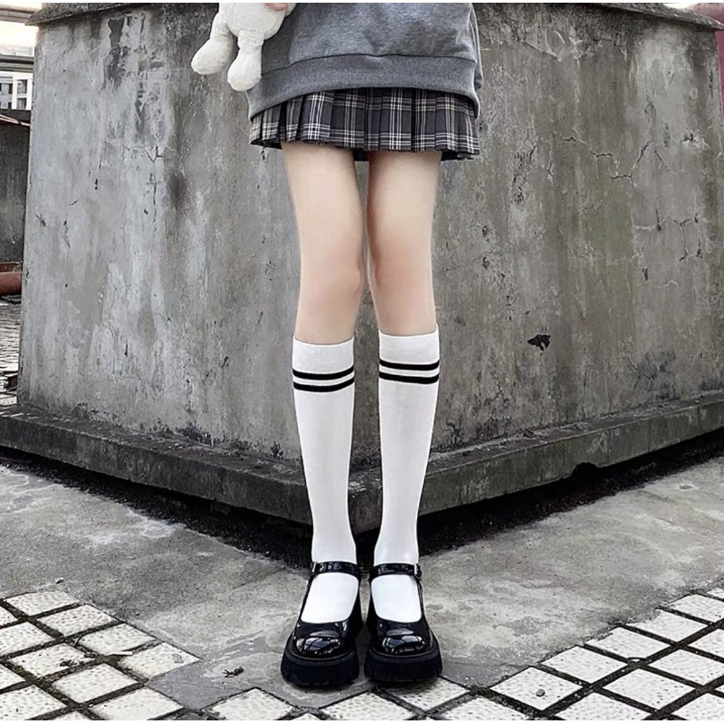 Đôi Vớ Cotton Dài Qua Gối Họa Tiết Sọc Trắng Đen Thời Trang Dành Cho Nữ