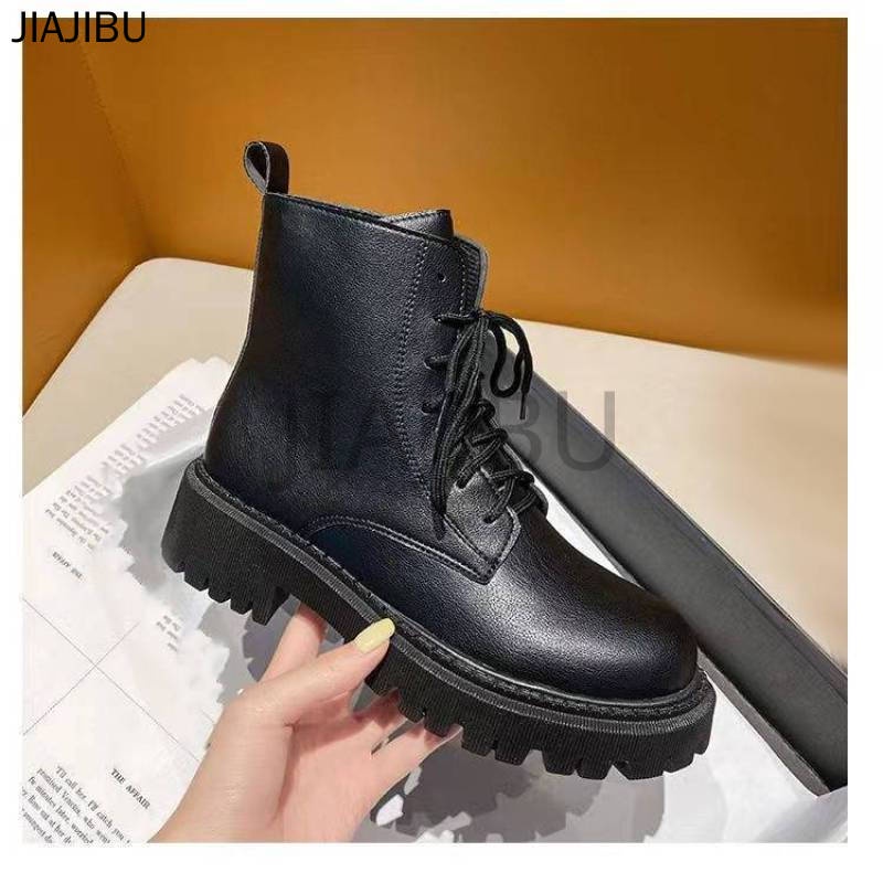Black Martin Boots Winter Boots Motorcycle Boots Size 35-46 Bốt Martin màu đen phong cách Anh 45 Bốt mùa đông ấm áp 44 Bốt ngắn đế dày thời trang Hàn Quốc 43 Bốt chống trượt xe máy 42 Bốt hiệp sĩ mũi tròn màu đen Bốt Bông Mùa Đông Bốt Thon Gọn Mắt Cá Chân