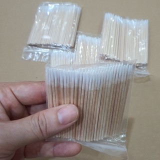 1 gói có 100 cây Tăm gỗ có bông dùng để nặn mụn cực kỳ tiện lợi, vệ sinh-PH