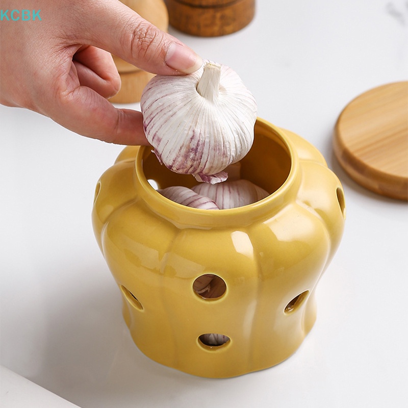 Hũ Đựng Tỏi / Gừng / Tỏi Bằng Sứ Trắng Có Nắp Đậy Tiện Dụng Cho Gia Đình