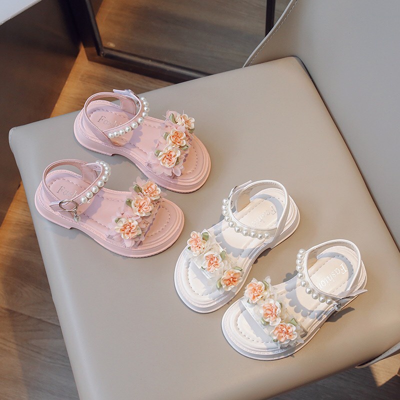 Hướng Dẫn Chọn Mua Giày Sandal Cho Bé Gái 5 Tuổi: Đúng Size – Đúng Nhu Cầu – Bé Yêu Thích
