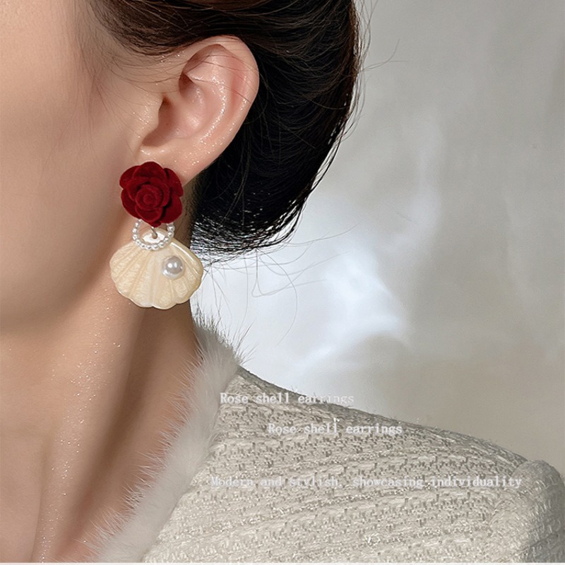 Bông tai màu đỏ đổ xô mùa đông Bông tai nữ lễ hội năm mới sang trọng