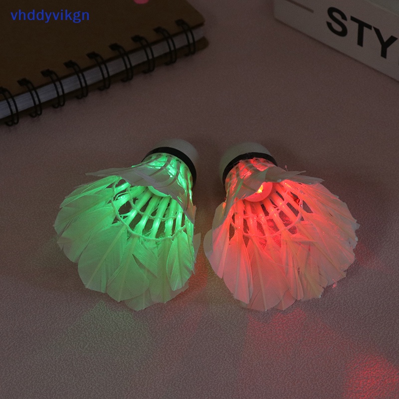 1 Cầu Lông Với Đèn LED Nhiều Màu Sắc VHDD 2024