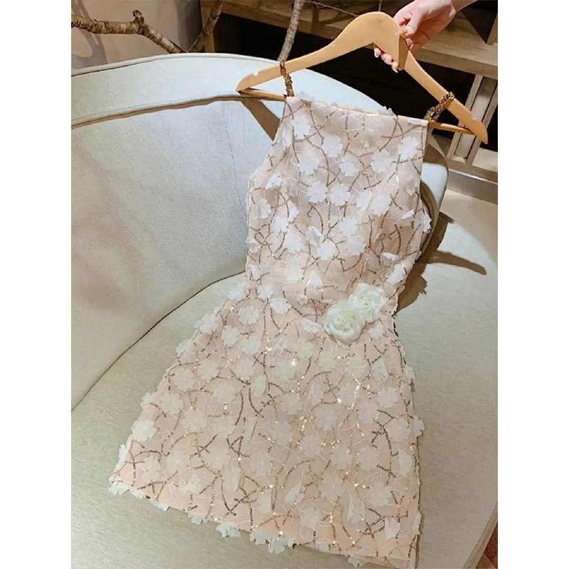 Xiaoxiang Phong Cách Ngọt Ngào Thêu Sling Đầm Nữ Mùa Hè Tính Khí Nhẹ Nhàng Phong Cách Hoa Tinh Tế Đẹp Mỏng Hơn Nhìn Váy Váy