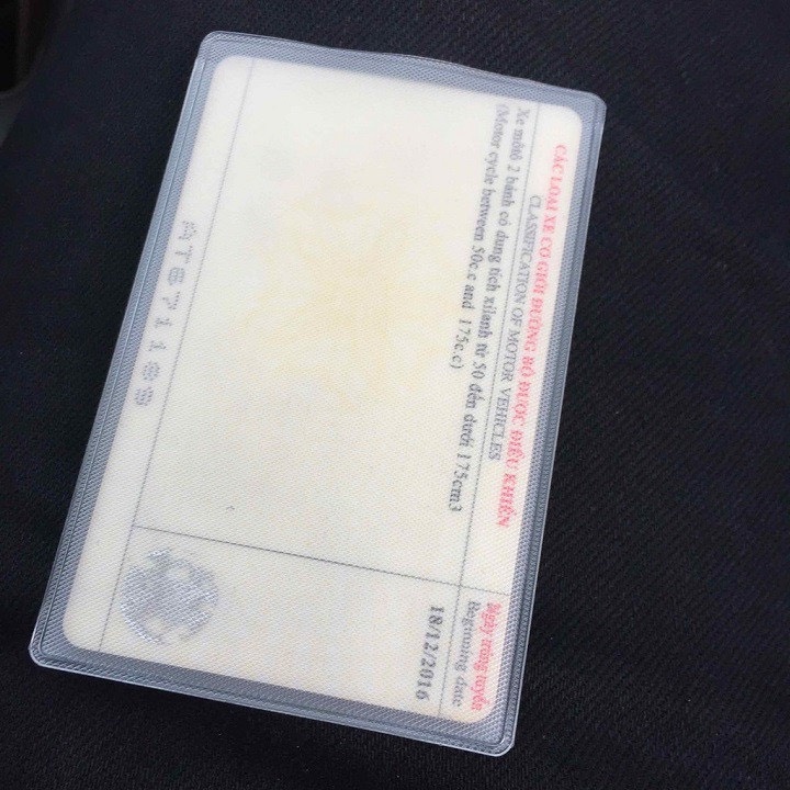 Bọc Chống Xước Chip CCCD , thẻ ATM , bằng láy xe máy . Trong Suốt Chống Trầy Có Nắp Bảo Vệ