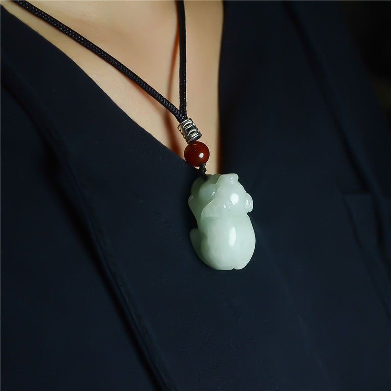 Dây Chuyền Mặt Hình Heo Hoàng Đạo Ba Chiều Đính Đá Ngọc Bích Tự Nhiên Dễ Thương Cho Cặp Đôi