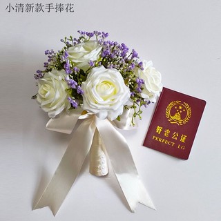 Bó hoa cầm tay cô dâu từ hoa hồng sáp cực kỳ sang trọng CEVERIA