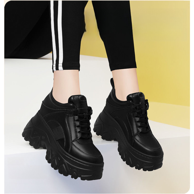 Giày Thể Thao Nữ Xuân Thu Phong Cách Mới Da Mềm Bên Trong Tăng Chiều Cao Đế Dày Bố Giày Influencer Giày Trắng Thường Ngày