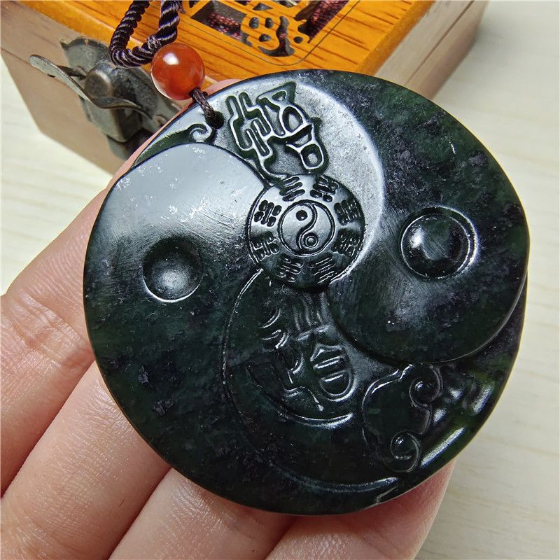 Mặt Dây Chuyền Đá Ngọc Bích Màu Xanh Lá Đậm Thương Hiệu tai chi