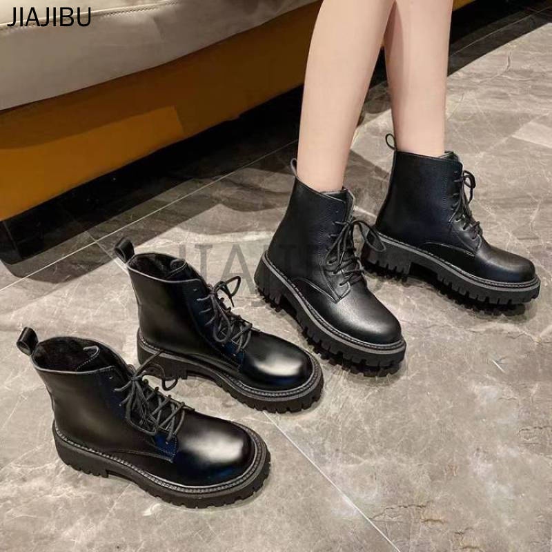 Black Martin Boots Winter Boots Motorcycle Boots Size 35-46 Bốt Martin màu đen phong cách Anh 45 Bốt mùa đông ấm áp 44 Bốt ngắn đế dày thời trang Hàn Quốc 43 Bốt chống trượt xe máy 42 Bốt hiệp sĩ mũi tròn màu đen Bốt Bông Mùa Đông Bốt Thon Gọn Mắt Cá Chân