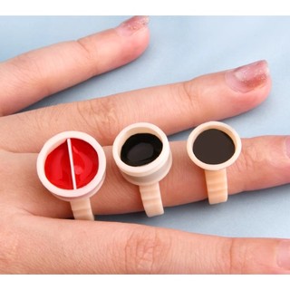 -Chum nhẫn 2 ngăn nhựa CỨNG đeo ngón tay, để được 2 loại mực giúp thợ xăm thuận tiện thao tác làm đẹp cho khách