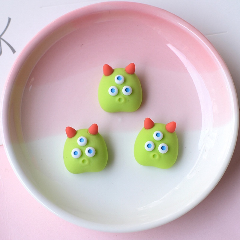 Khóa giày lỗ quái vật nhỏ dễ thương Khóa giày Busch Khóa giày Khóa giày Lỗ hoa Khóa giày Zhibixing crocs Khóa giày Nhãn dán tủ lạnh Phụ kiện Vỏ điện thoại Mũ đội đầu Bông tai Chất liệu Trang trí xe hơi Phụ kiện DIY vui nhộn Khóa giày có thể tháo rời ins G