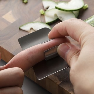 Giá sỉ - Dụng cụ bảo vệ tay bằng thép khi cắt lát rau củ - FETA