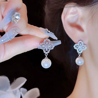 Bông Tai Hình Hoa Đính Đá Và Ngọc Trai Nhân Tạo Thời Trang Sang Trọng Cho Nữ