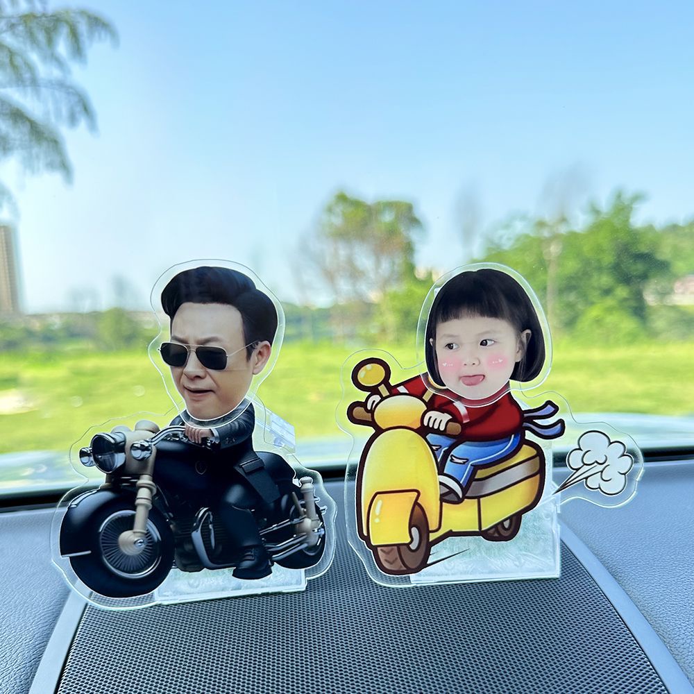 QUÀ TẶNG TÌNH YÊU Mô hình standee lắc đầu chạy pin ghép mặt theo yêu cầu  cute làm quà tặng, trang trí ô t
