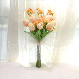 Bó hoa cưới cầm tay cô dâu từ tulip và cúc tana C047 CEVERIA