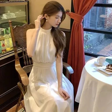 【Bess's house】áo sơ mi trắng nữ+váy thời trắng nữ，set váy nữ，bộ hè cho nữ，chân váy chữ a，quần áo nữ mùa hè，áo kiểu trễ vaiSet Áo Cổ Tròn Hở Vai Phối Chân Váy Thời Trang Xinh Xắn Cho Nữ，bộ đồ，set bộ，se