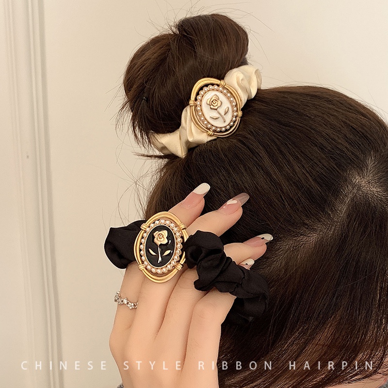 Dây buộc tóc scrunchy Hàn Quốc với hạt ngọc trai cao cấp