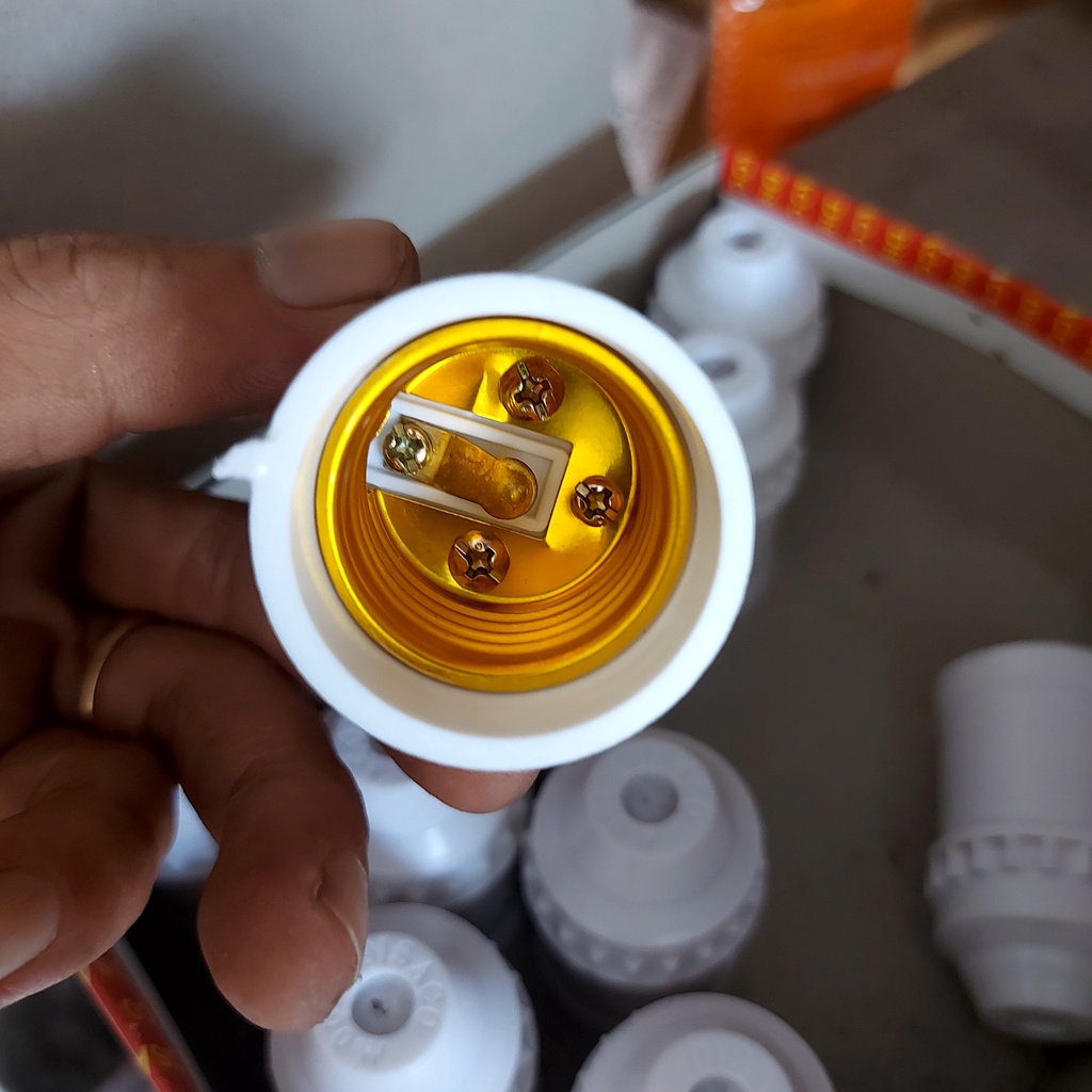 Đui Đèn E27 Phổ Thông ,Đui Xoáy E27 Chuyên Dùng Cho Các Loại Bóng Đèn Led, Chất Lượng Cao