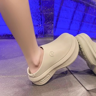 Giày Lỗ Nữ Thể Thao Thông Thường Giày Sandal Cao Cấp Y Tá Lỗ Giày Nữ Mùa Hè