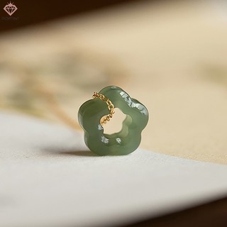 [Pcwkkef] Vòng cổ ngọc Hetian giả cổ điển Mặt dây chuyền hoa mận Dây chuyền xương đòn rỗng Tính khí thời trang Phụ kiện trang sức Mới