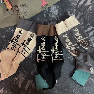 [oklife] Tất Châu Âu Nam Nữ Tất Hợp Thời Trang Niche Gót Chặn Màu Chữ Cao Cấp Đáy Khăn Giữa Ống Tất
