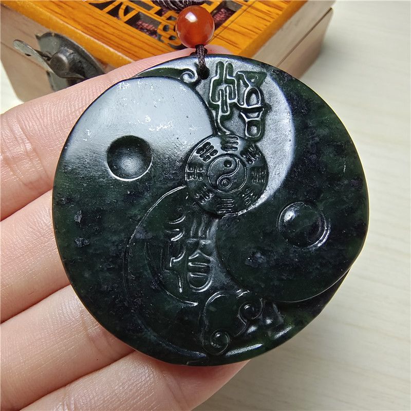 Mặt Dây Chuyền Đá Ngọc Bích Màu Xanh Lá Đậm Thương Hiệu tai chi